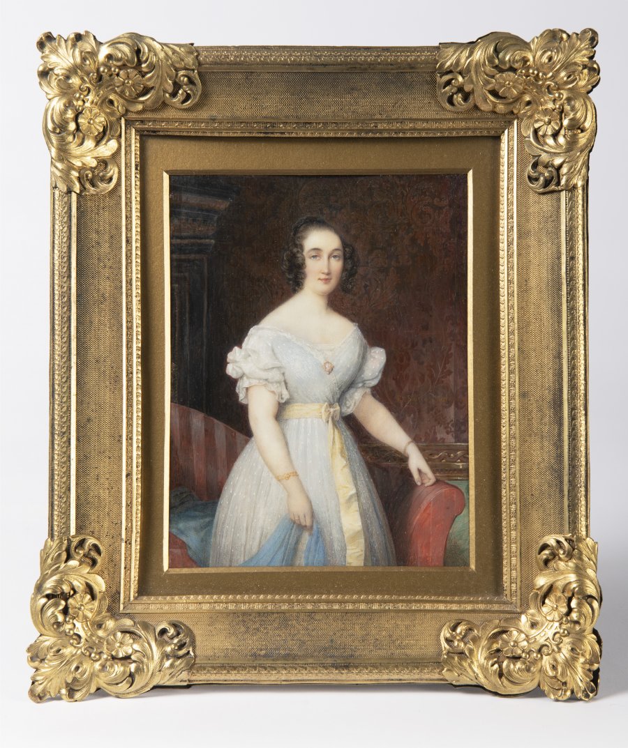 MINIATURE OF A YOUNG LADY IN A WHITE DRESS