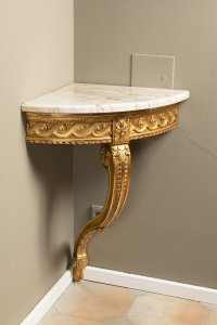 CORNER TABLES IN CLASSICIST STYLE