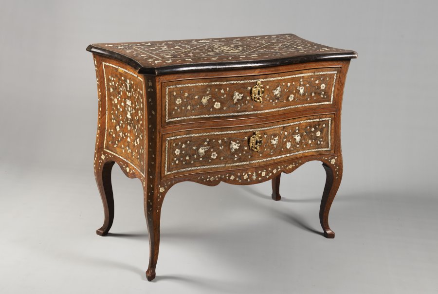 AN ITALIAN ROCOCO COMMODE