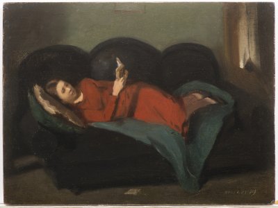 LEŽÍCÍ DÍVKA S KNIHOU