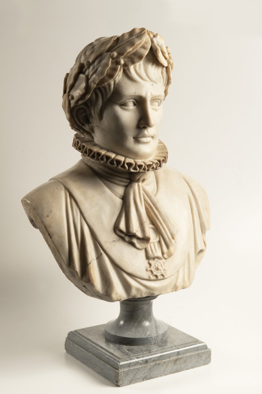 A BUST OF NAPOLEON BONAPARTE