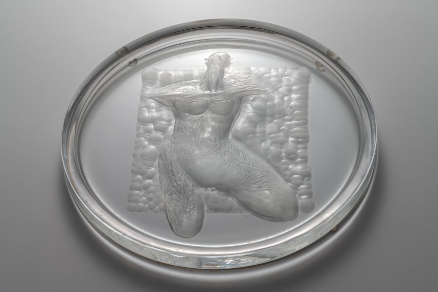 TRAY WITH FEMALE NUDE