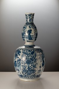 FAIENCE VASE DELFT