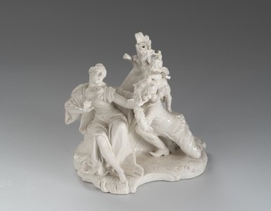 PIERROT AND COLUMBINA NYMPHENBURG