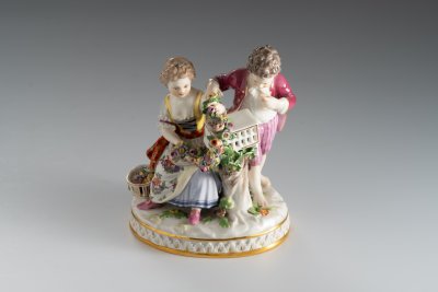 KIDS WITH A BIRD CAGE MEISSEN