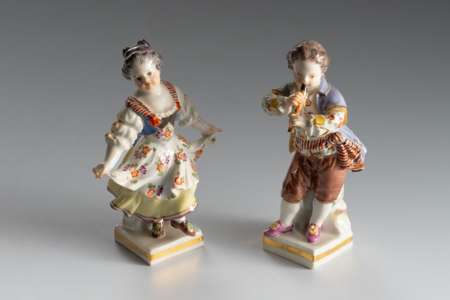 PAIR OF FUGURES MEISSEN