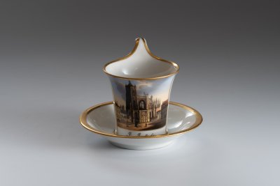 CUP AND SAUCER BŘEZOVÁ