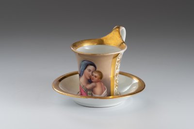 CUP AND SAUCER BŘEZOVÁ