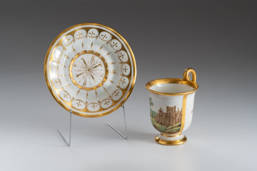CUP WITH SAUCER LOKET