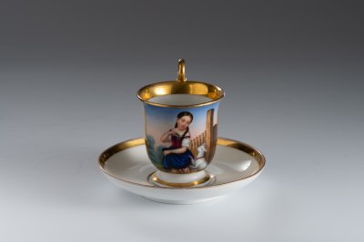 CUP AND SAUCER BŘEZOVÁ