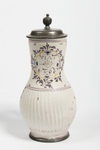 POSTHABAN JUG WITH A LID