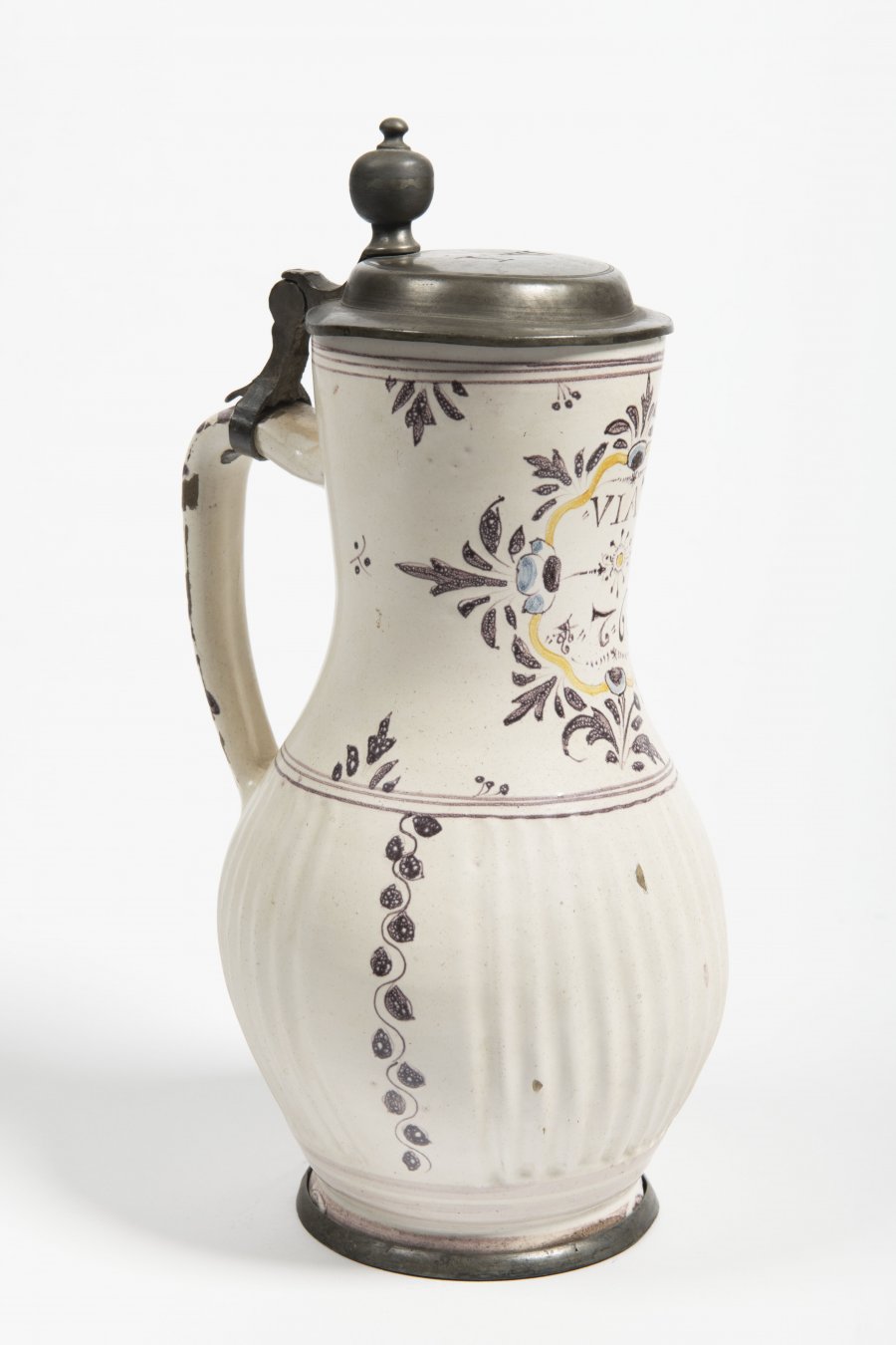POSTHABAN JUG WITH A LID