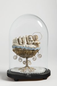 DECORATIVE DEVOTIONAL DIORAMA WITH VIRGIN MARY