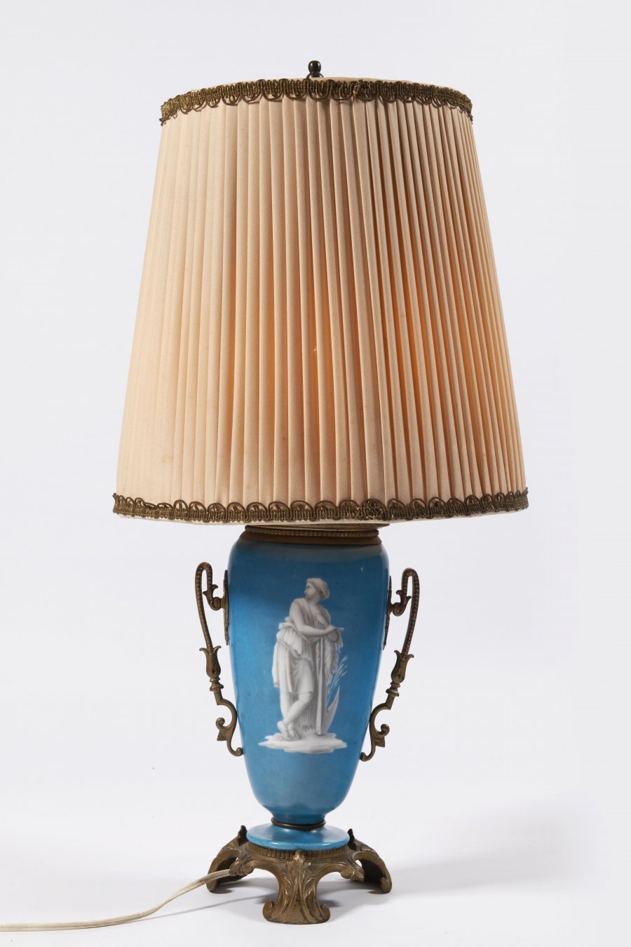 STOLNÍ LAMPA V KLASICISTNÍM STYLU