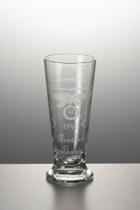 GLASS WITH AN EAGLE