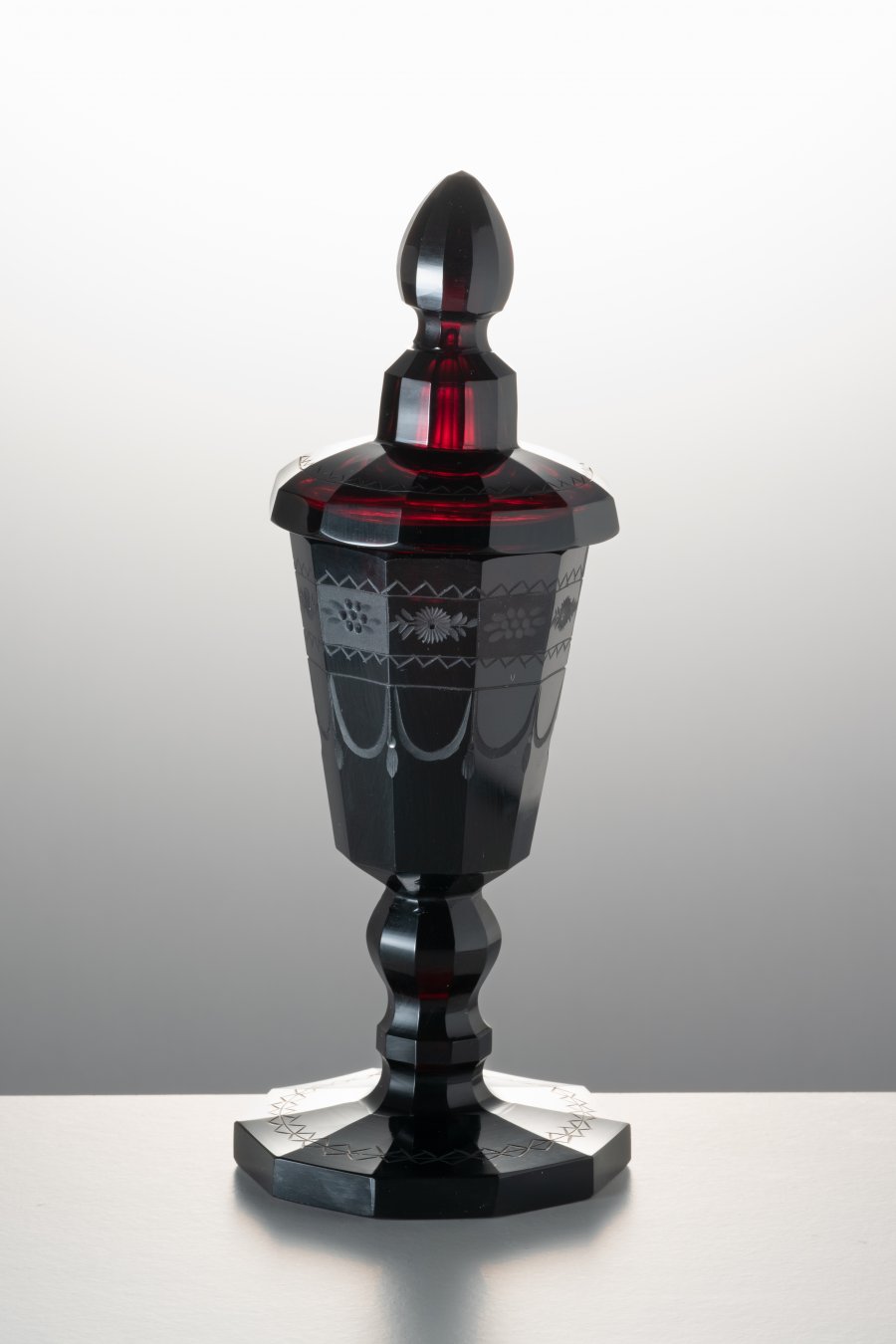 GOBLET WITH THE LID