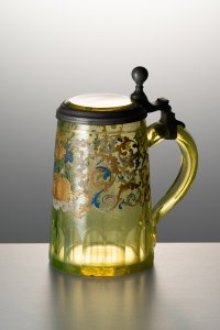 KORBEL Z OBDOBÍ HISTORISMU