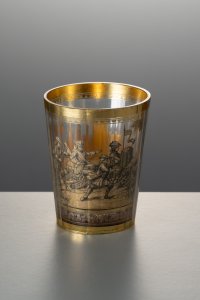 DVOUSTĚNNÁ SKLENICE Z OBDOBÍ HISTORISMU