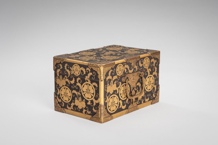 LUXURY JAPANESE BOX FROM THE EDO PERIOD