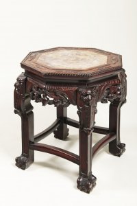 ORIENTÁLNÍ ODKLÁDACÍ STŮL