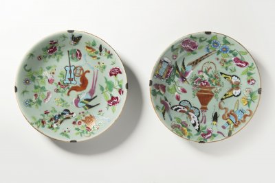 PORCELÁNOVÉ TALÍŘE FAMILLE ROSE