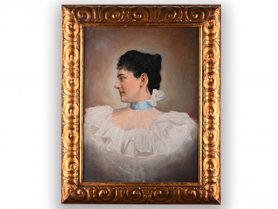 PORTRAIT OF A LADY IN WHITE DRESS