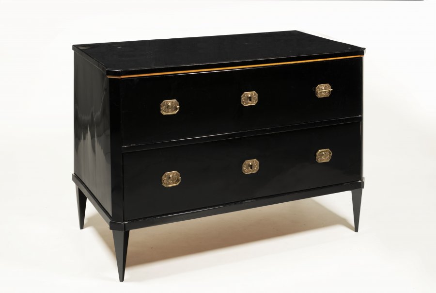CHEST OF DRAWERS FROM THE BIEDERMEIER PERIOD