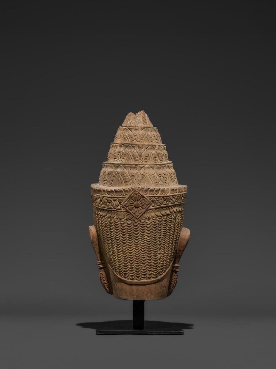 BUDDHA HEAD IN KHMER STYLE