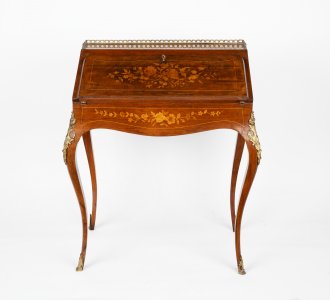 A NAPOLEON III BUREAU