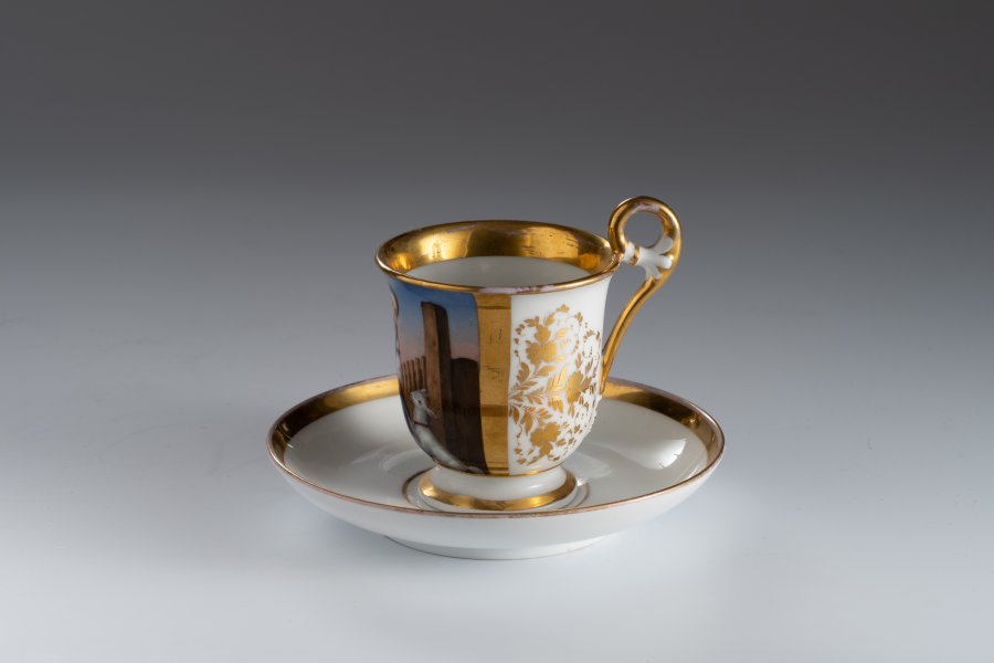 CUP AND SAUCER BŘEZOVÁ