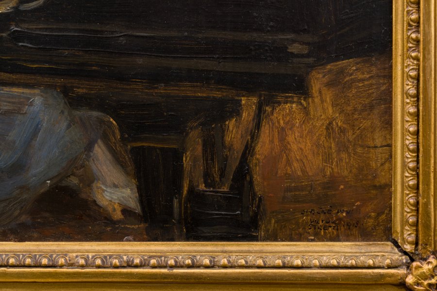 WOMAN PLAYING THE PIANO