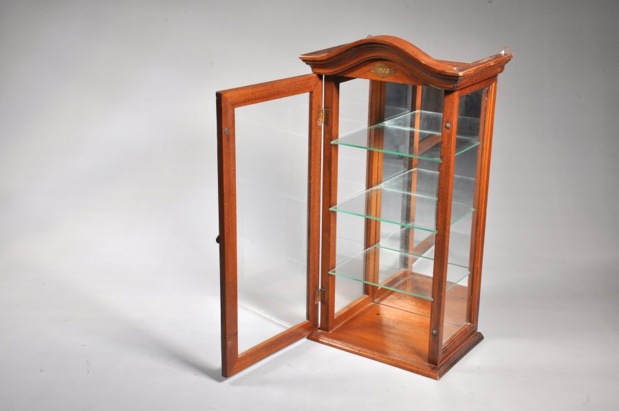 DISPLAY CABINET WITH LABEL