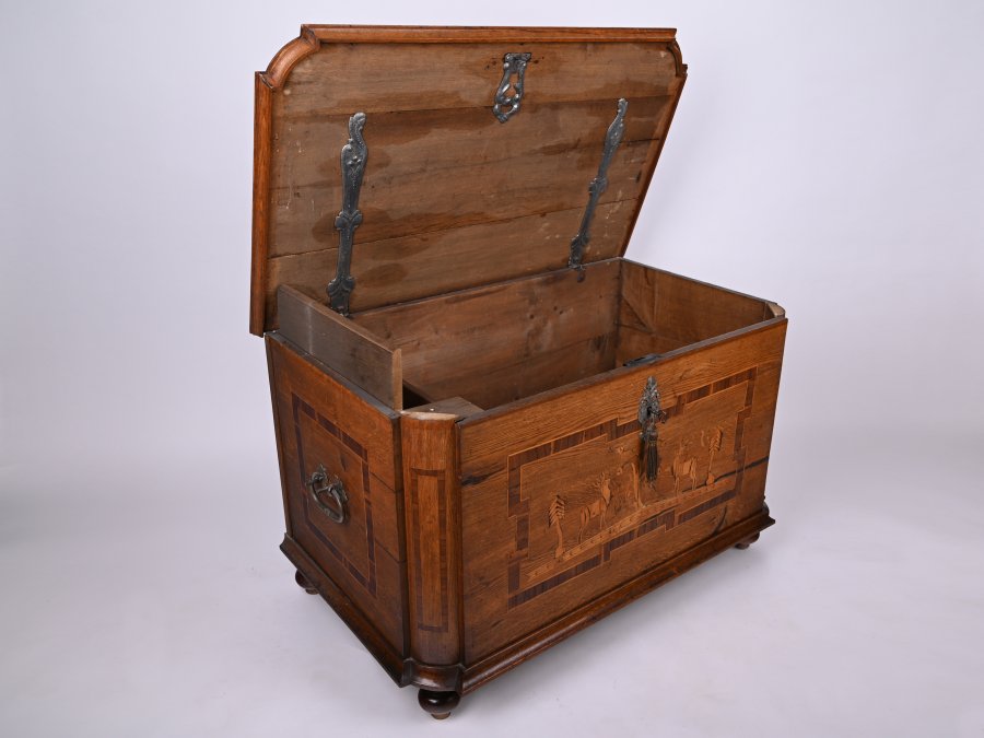 MARQUETRY WOODEN CHEST