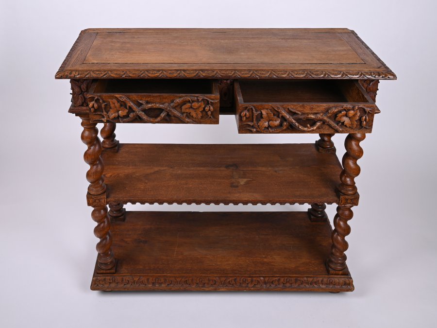 ETAGERE WITH VINE SPRIGS