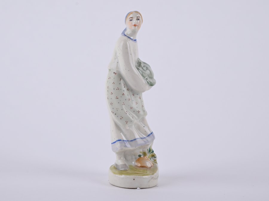 STATUETTE OF A GIRL