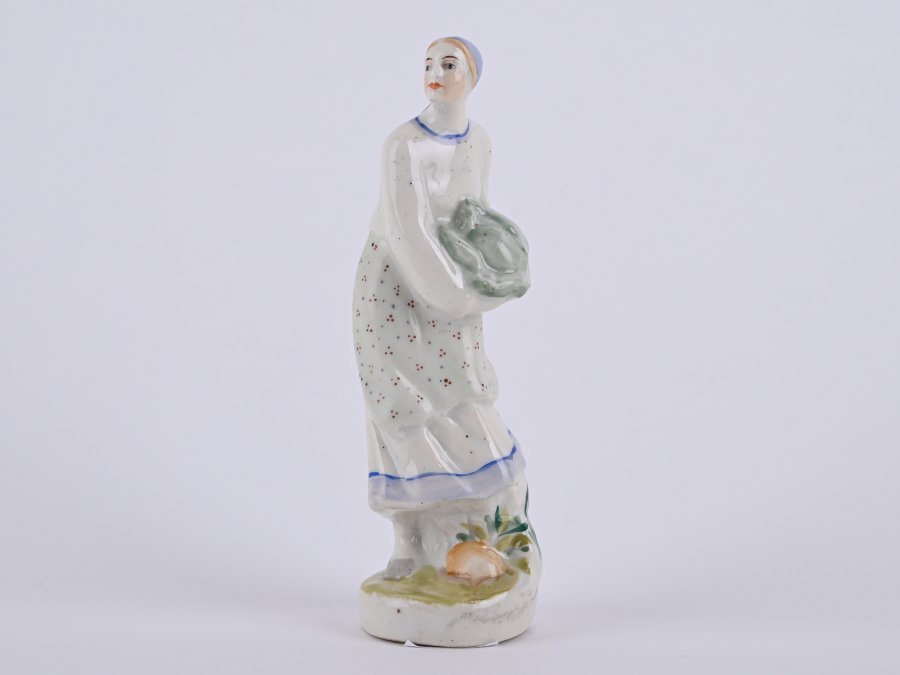 STATUETTE OF A GIRL