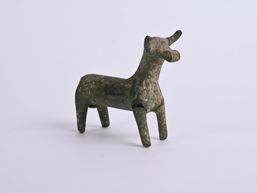 STATUETTE OF A BULL