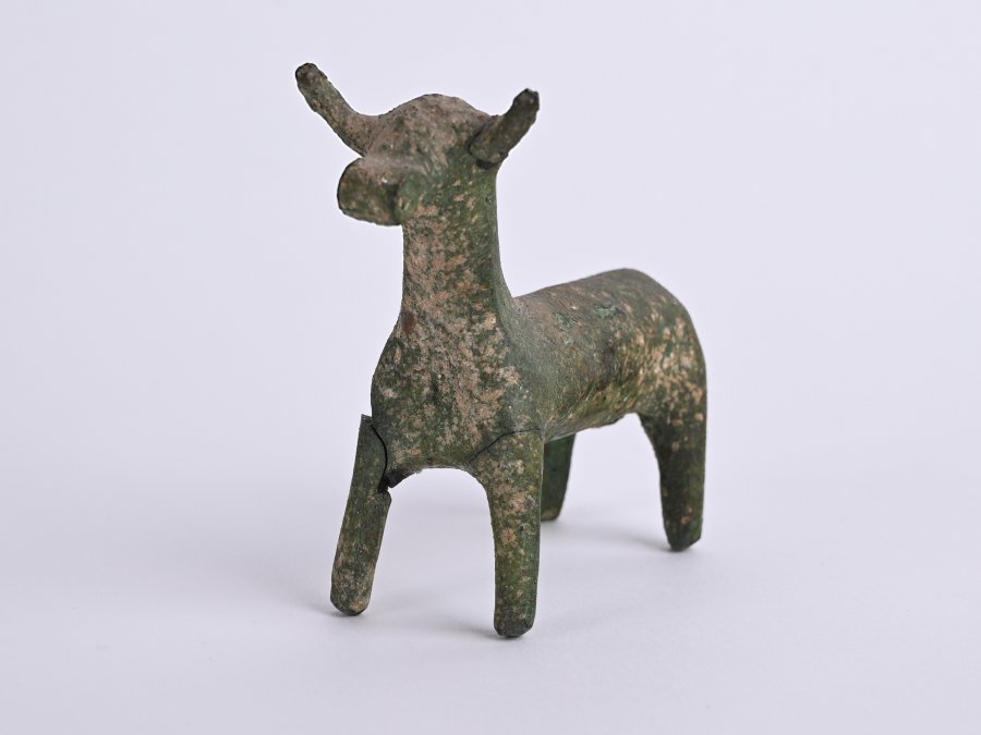 STATUETTE OF A BULL