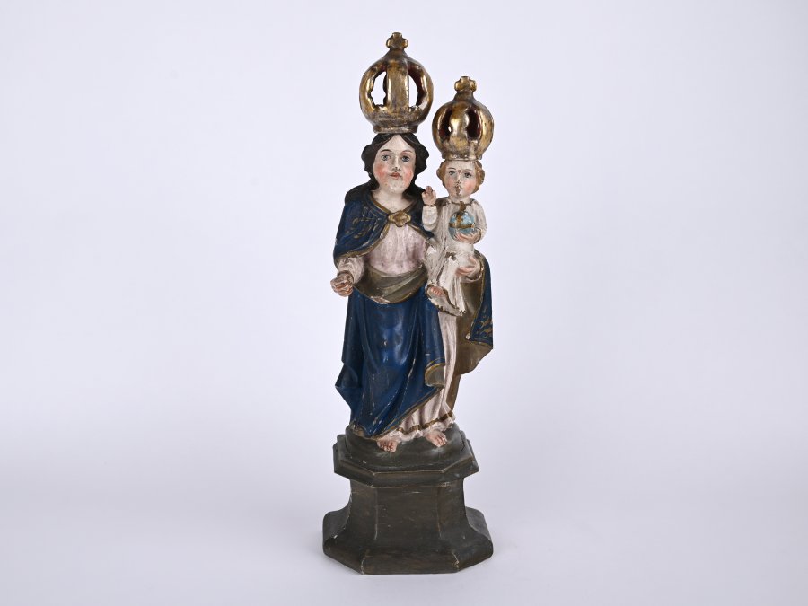 STATUE OF A MADONNA WITH JESUS