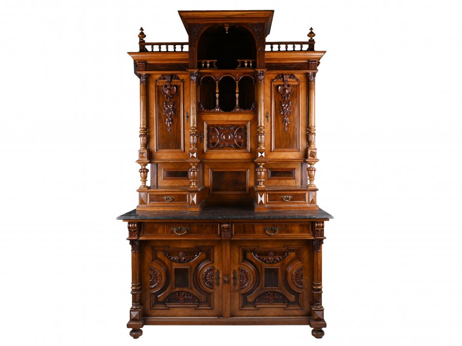 RICHLY CARVED HISTORISM SIDEBOARD