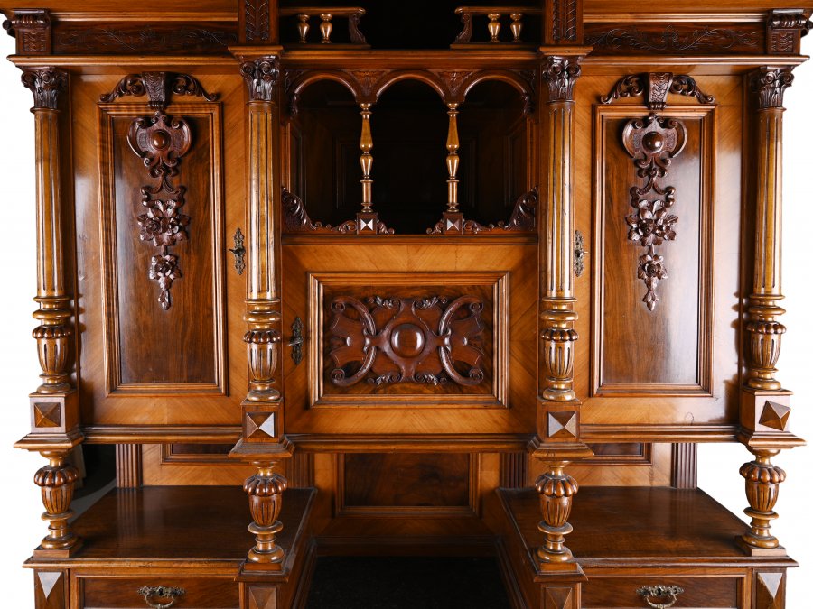 RICHLY CARVED HISTORISM SIDEBOARD