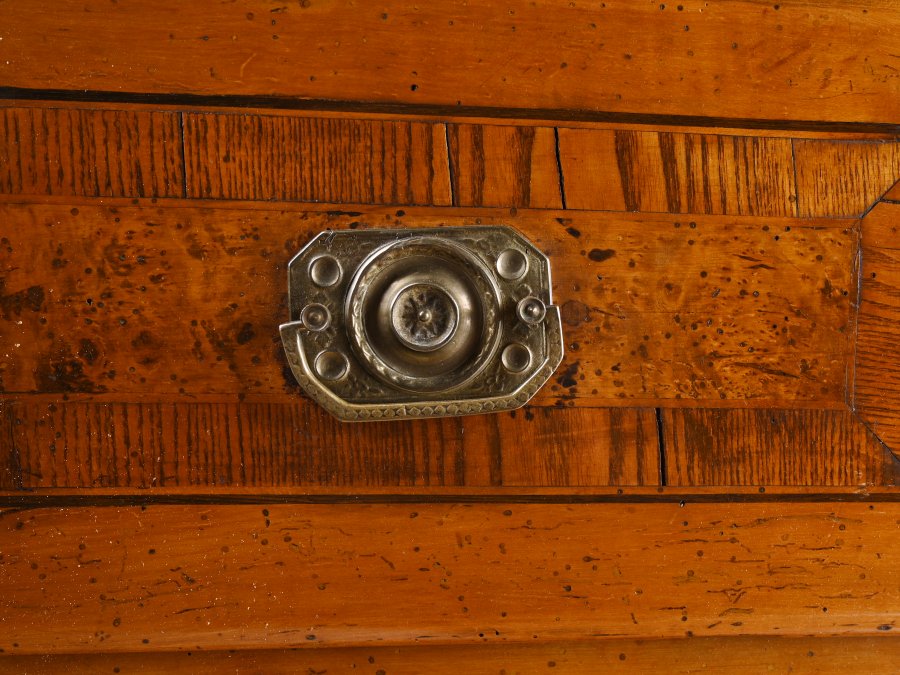 CLASSICIST COMMODE  WITH INLAY