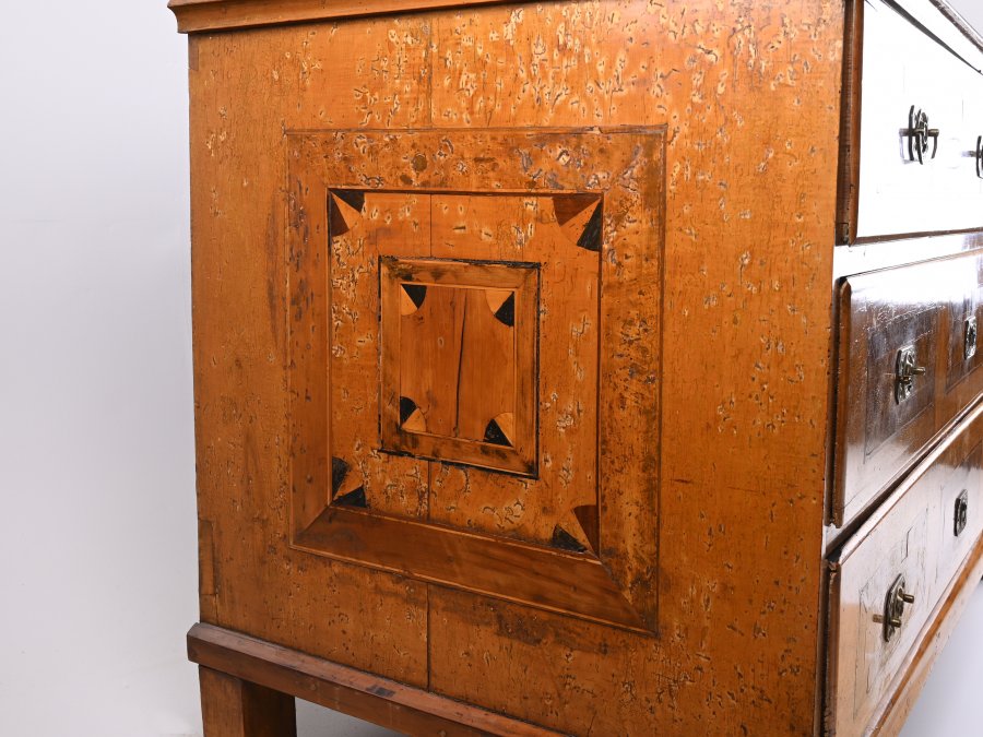 CLASSICIST COMMODE  WITH INLAY