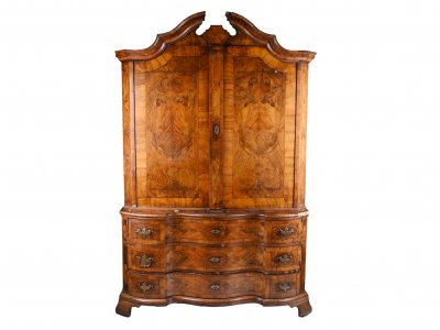 IMPRESSIVE BAROQUE COMMODE WITH WARDROBE