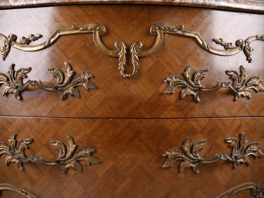 LOUIS XVI COMMODE.