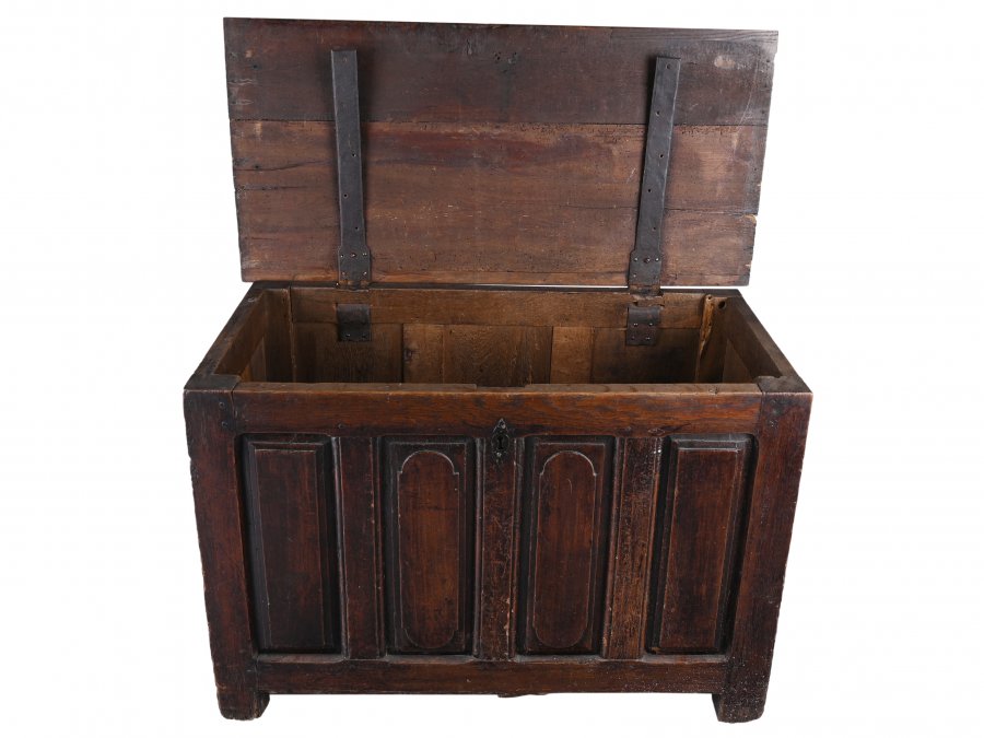 RENAISSANCE CHEST