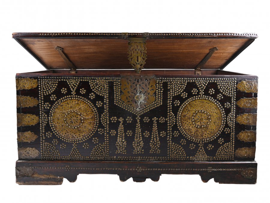 RICHLY DECORATED CHEST