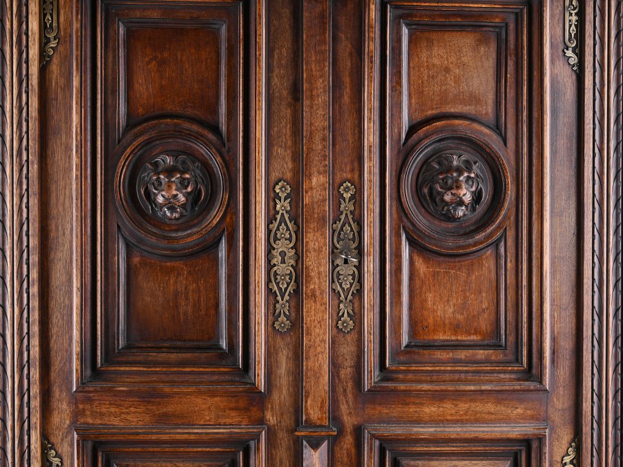 RENAISSANCE CABINET