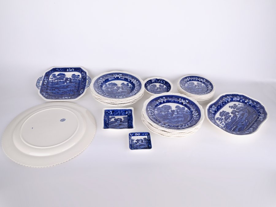 ENGLISH PORCELAIN SET