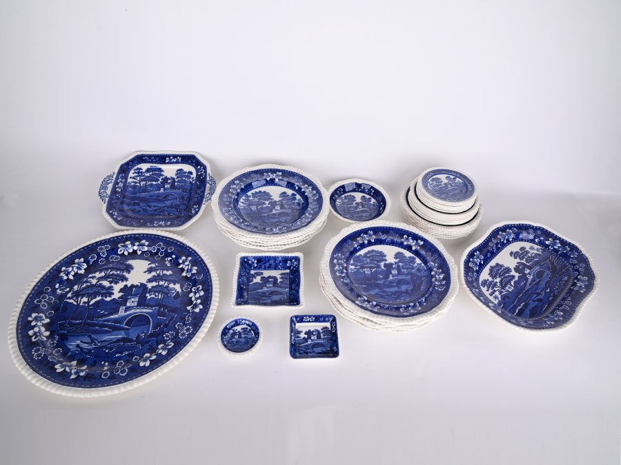 ENGLISH PORCELAIN SET